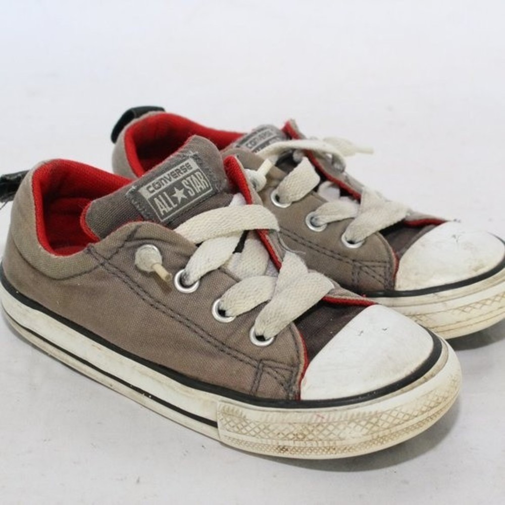 Chuck Taylor Converse Classic Toddler Low Top Shoe Red Size 9 Padded Tongue Baby